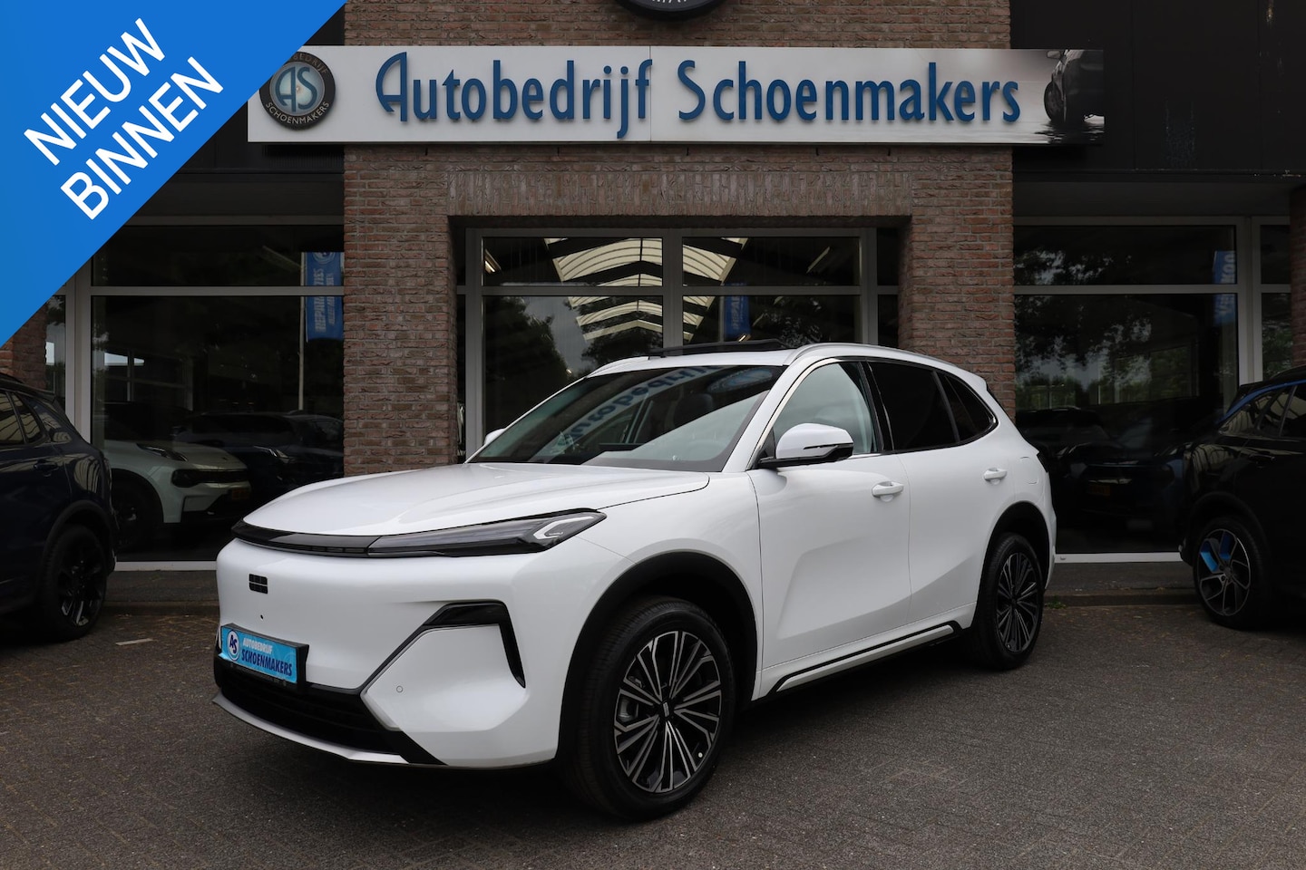 Geely Starray EM-i - 1.5 Max+ PANO MEMORY MASSAGE 4XSTOEL/STUURVERW STOELVERK. HUD CARPLAY 360-CAMERA SFEERVERL - AutoWereld.nl
