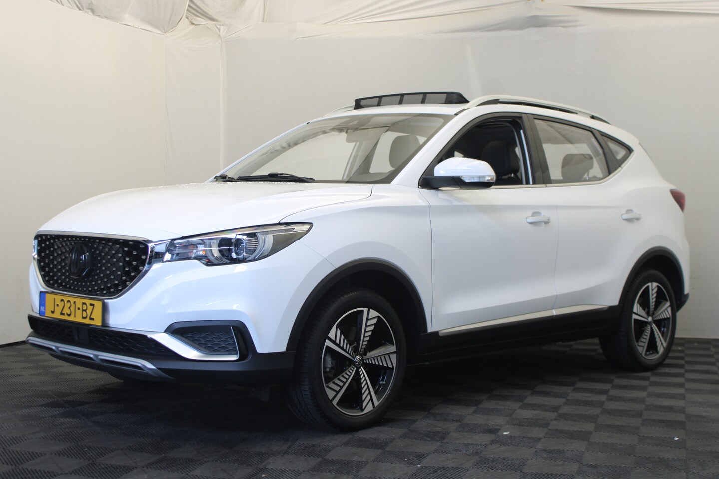 MG ZS - Luxury 45 kWh |Pano|Camera| - AutoWereld.nl