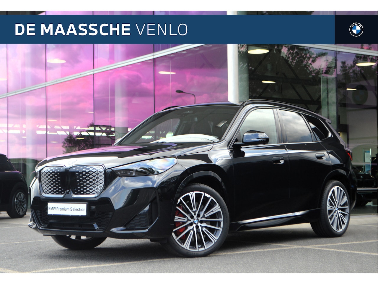 BMW iX1 - eDrive20 M Sport / Trekhaak / Panoramadak / Comfort Access / Head-Up / Harman Kardon / Ada - AutoWereld.nl