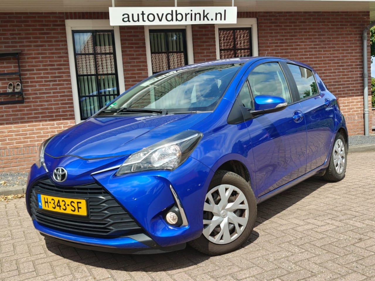 Toyota Yaris - 1.5 VVT-i Des. CAMERA / TREKHAAK / LANE ASSIST - AutoWereld.nl