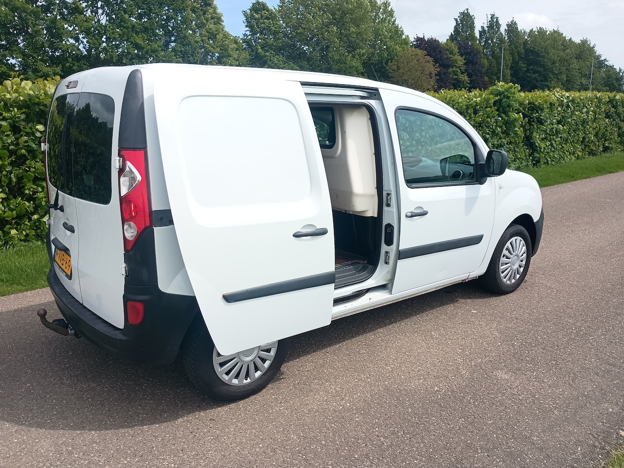 Renault Kangoo Express - 1.5 dCi 90 Express Black Edition - AutoWereld.nl