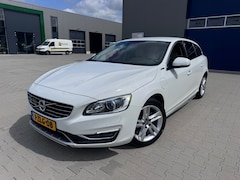 Volvo V60 - 2.4 D6 AWD Plug-In Hybrid Summum Top Staat
