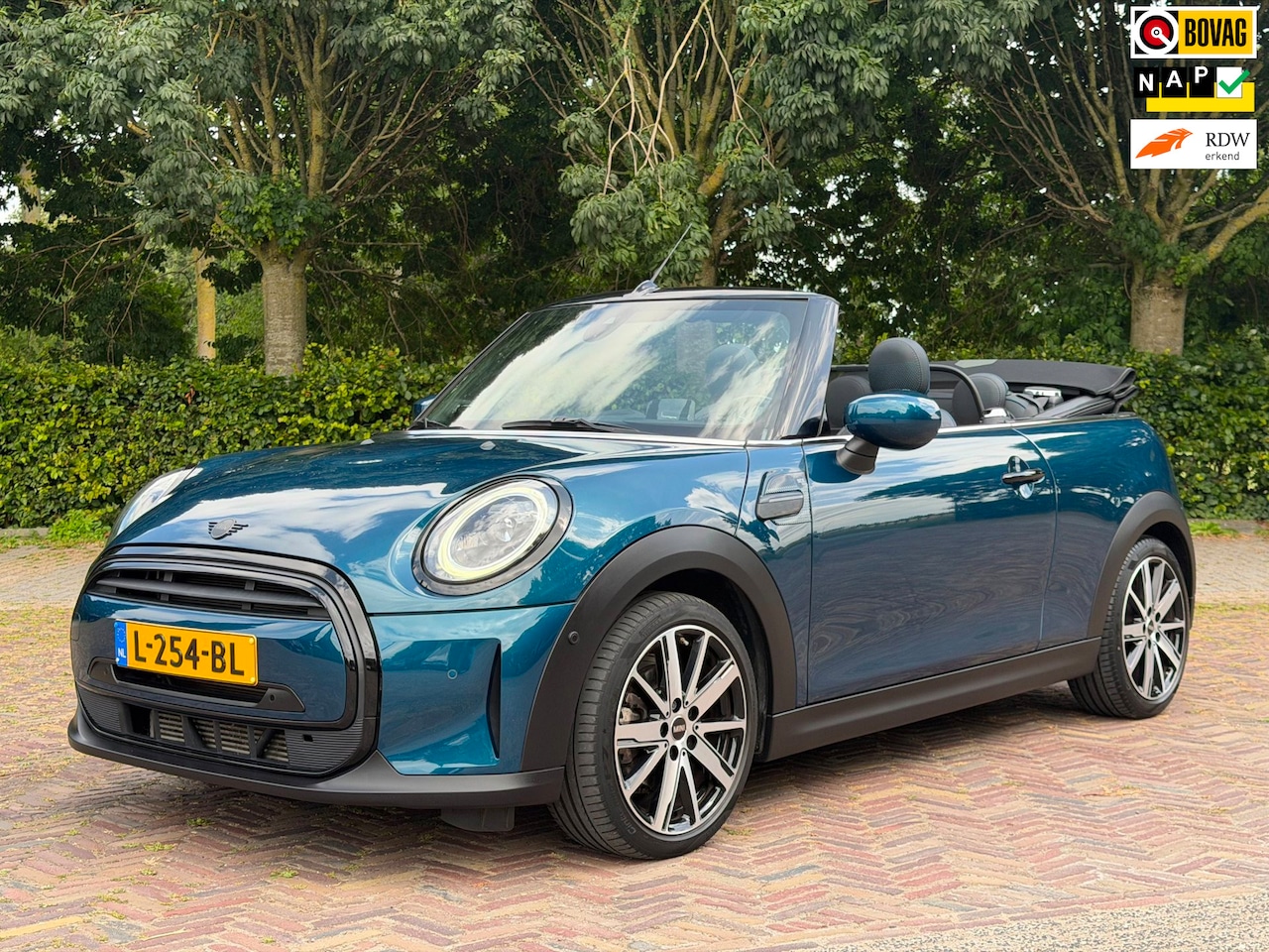 MINI Cabrio - 1.5 Cooper MINI Yours Sidewalk, CarPlay, Harman Kardon, Head-up, Windscherm - AutoWereld.nl