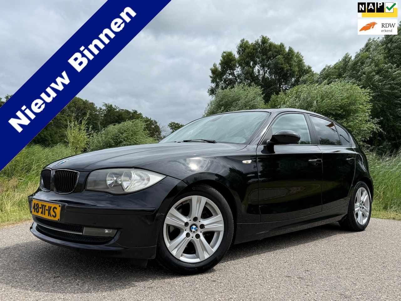 BMW 1-serie - 116i Business Line 5DRS Airco Nieuwe Ketting 116PK Goed Onderhouden - AutoWereld.nl