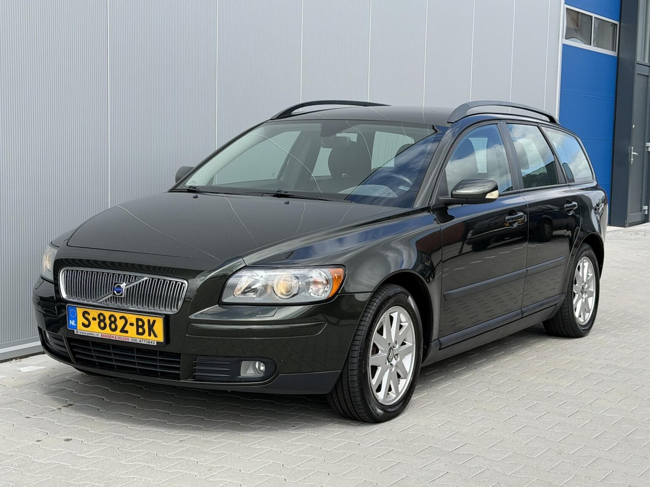 Volvo V50 - 2.5 T5 Momentum - Automaat - Cedar Green Metallic - AutoWereld.nl
