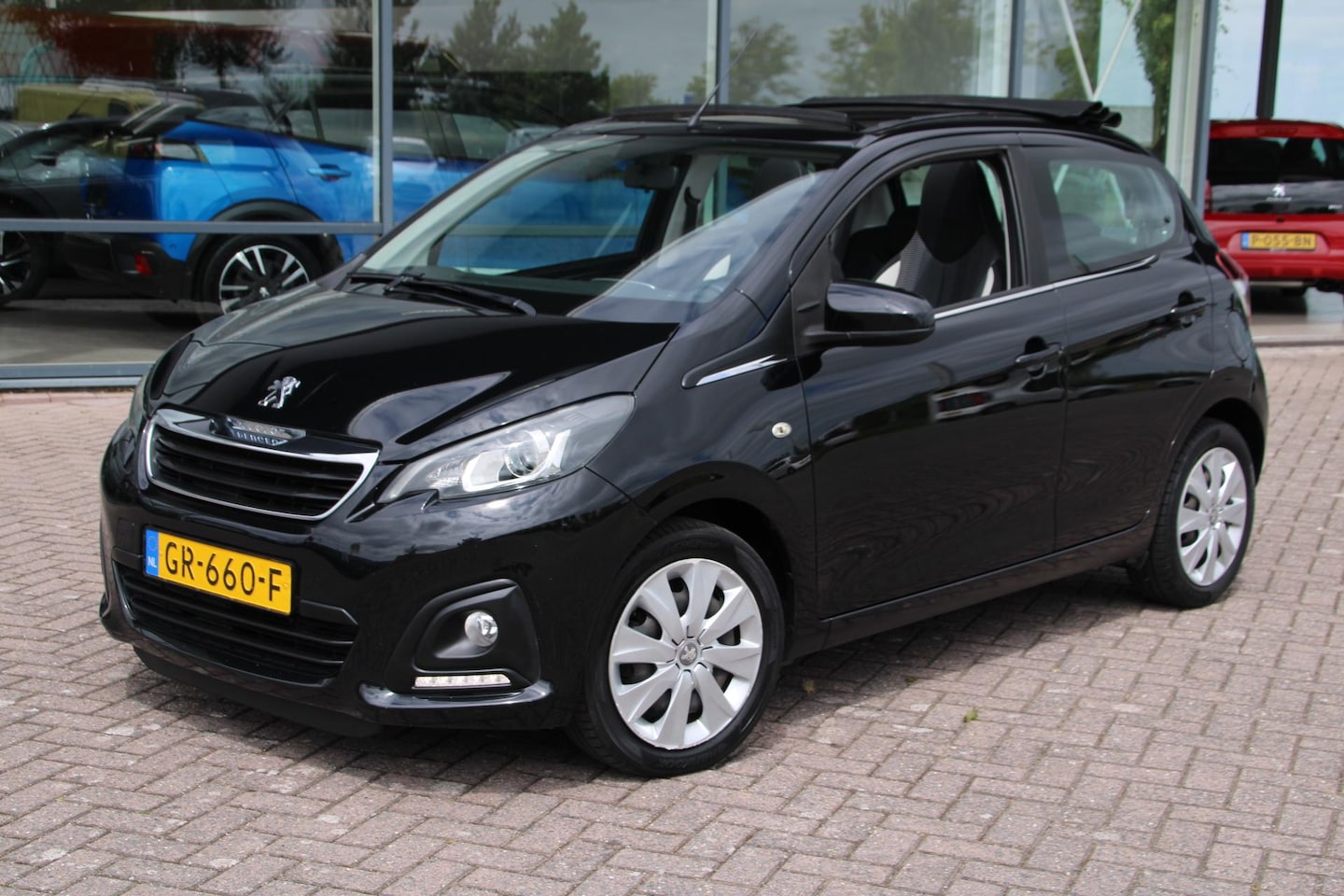 Peugeot 108 - 1.2 Puretech Active Top 1.2 Puretech Active Top - AutoWereld.nl