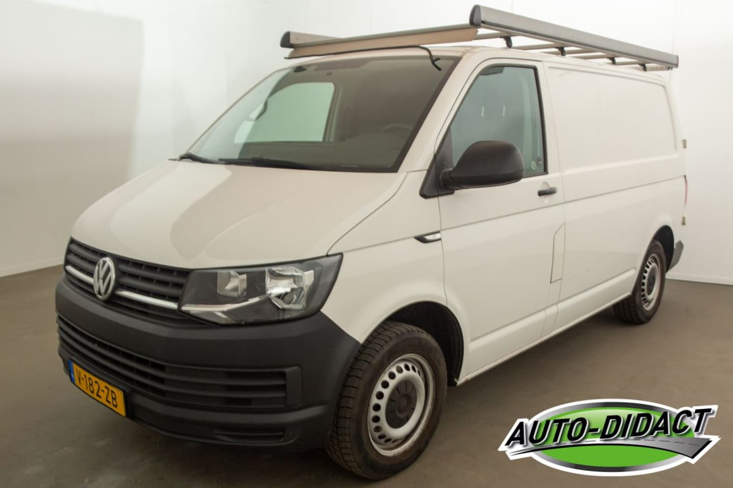 Volkswagen Transporter - 2.0 TDI 75kW Airco L1H1 - AutoWereld.nl