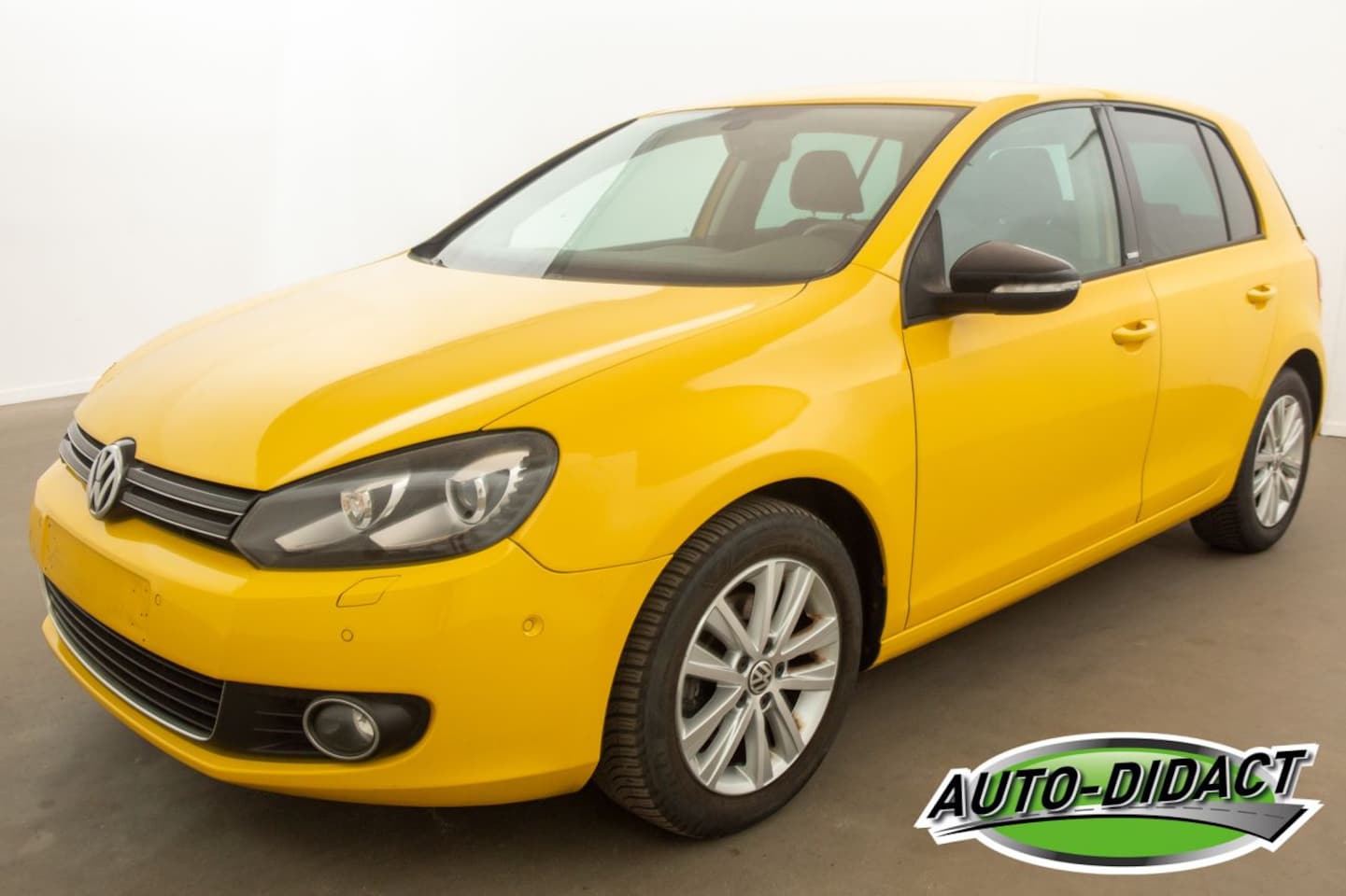 Volkswagen Golf - 1.6 TDI Automaat Navi Clima - AutoWereld.nl