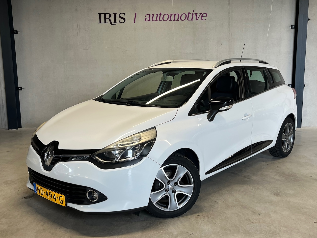 Renault Clio Estate - 0.9 TCe Dynamique - Cr Control - Airco - Trekhaak - BT - Navi - AutoWereld.nl