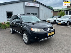Mitsubishi Outlander - 2.2 DI-D Instyle| 4WD|PANO|LEDER|KEYLESS