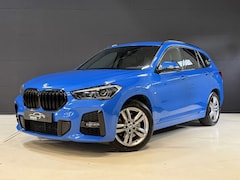 BMW X1 - xDrive25e High Executive | M-pakket | Camera | Afn. trekhaak | Leder | Sfeerverlichting |