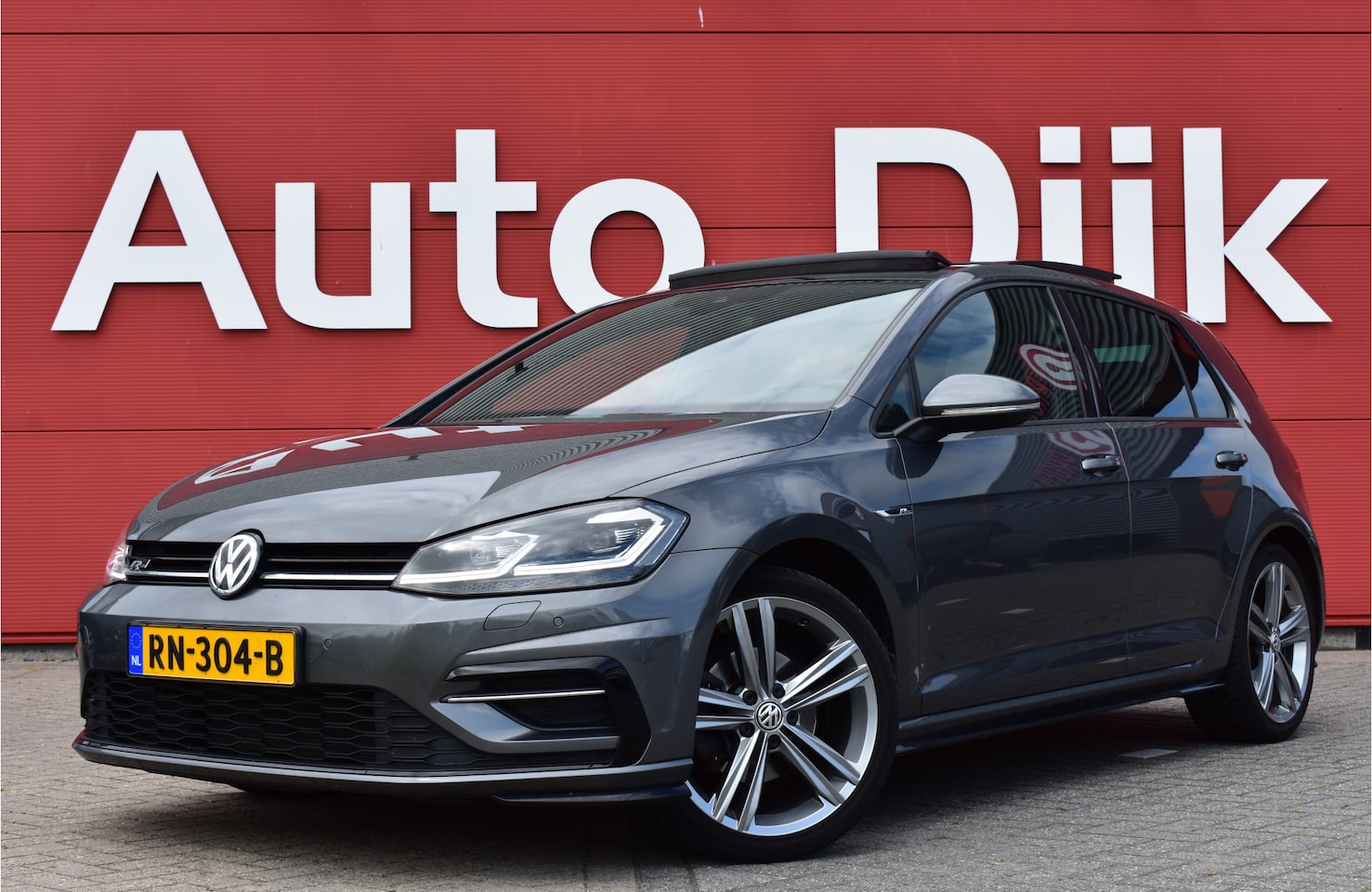 Volkswagen Golf - 1.4 TSI Highline Business R-Line Full-LED | Virtual Cockpit | Pano | Camera | PDC V+A | Ca - AutoWereld.nl