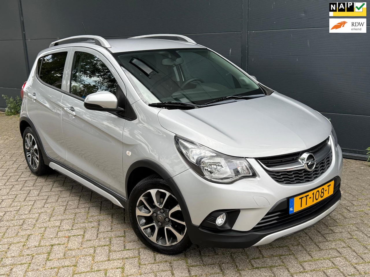 Opel Karl - 1.0 Rocks Online Edition/Navi/Carplay/Airco/Cruise/parkeersensoren - AutoWereld.nl