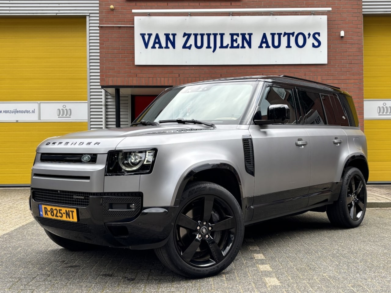 Land Rover Defender 110 - P400e HSE X-Dynamic Pano 22'' Meridian 360° Trekhaak Ventilatie - AutoWereld.nl