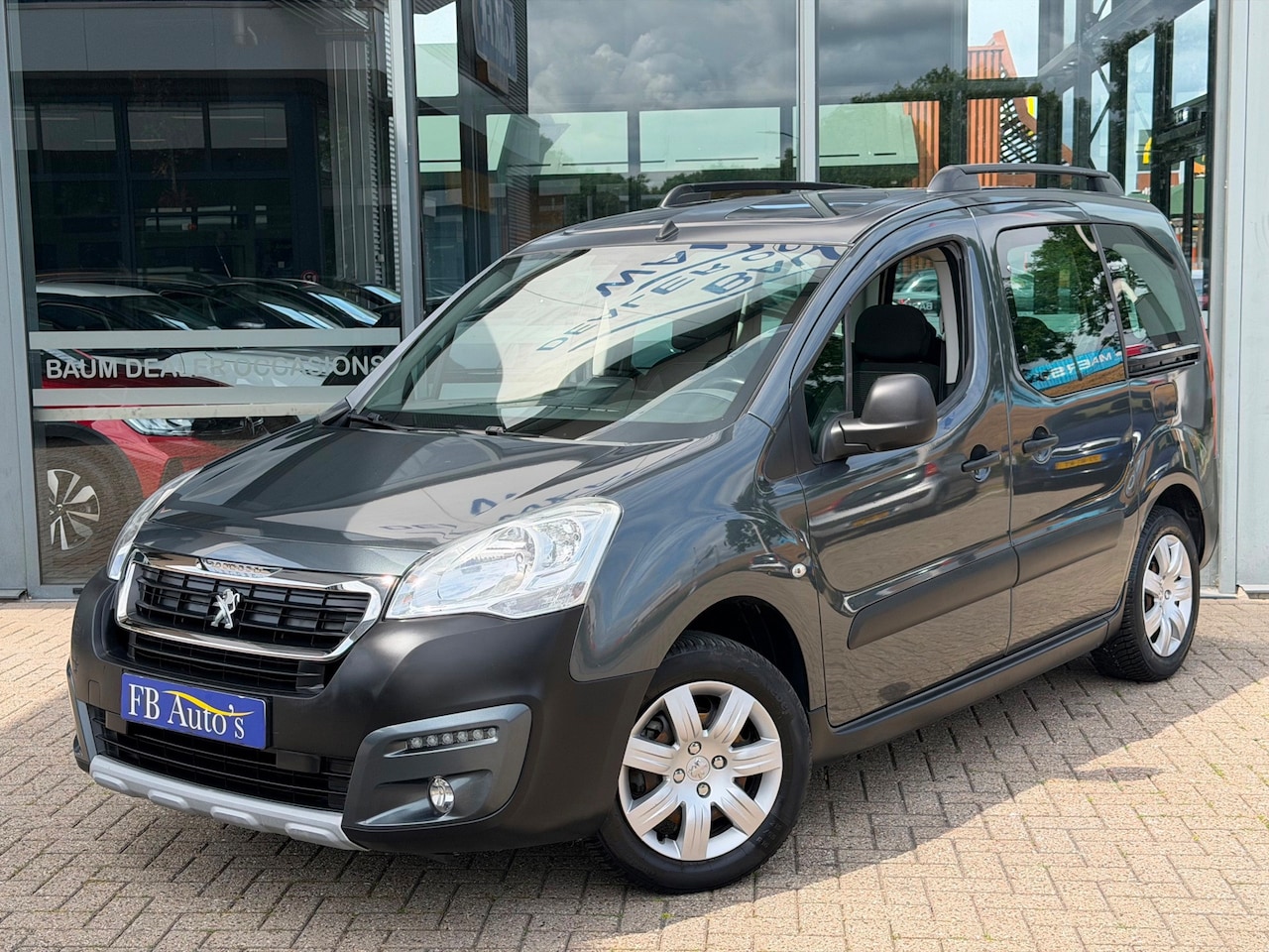 Peugeot Partner Tepee - 1.2 PureTech Active Airco Cruise Navi Pano - AutoWereld.nl