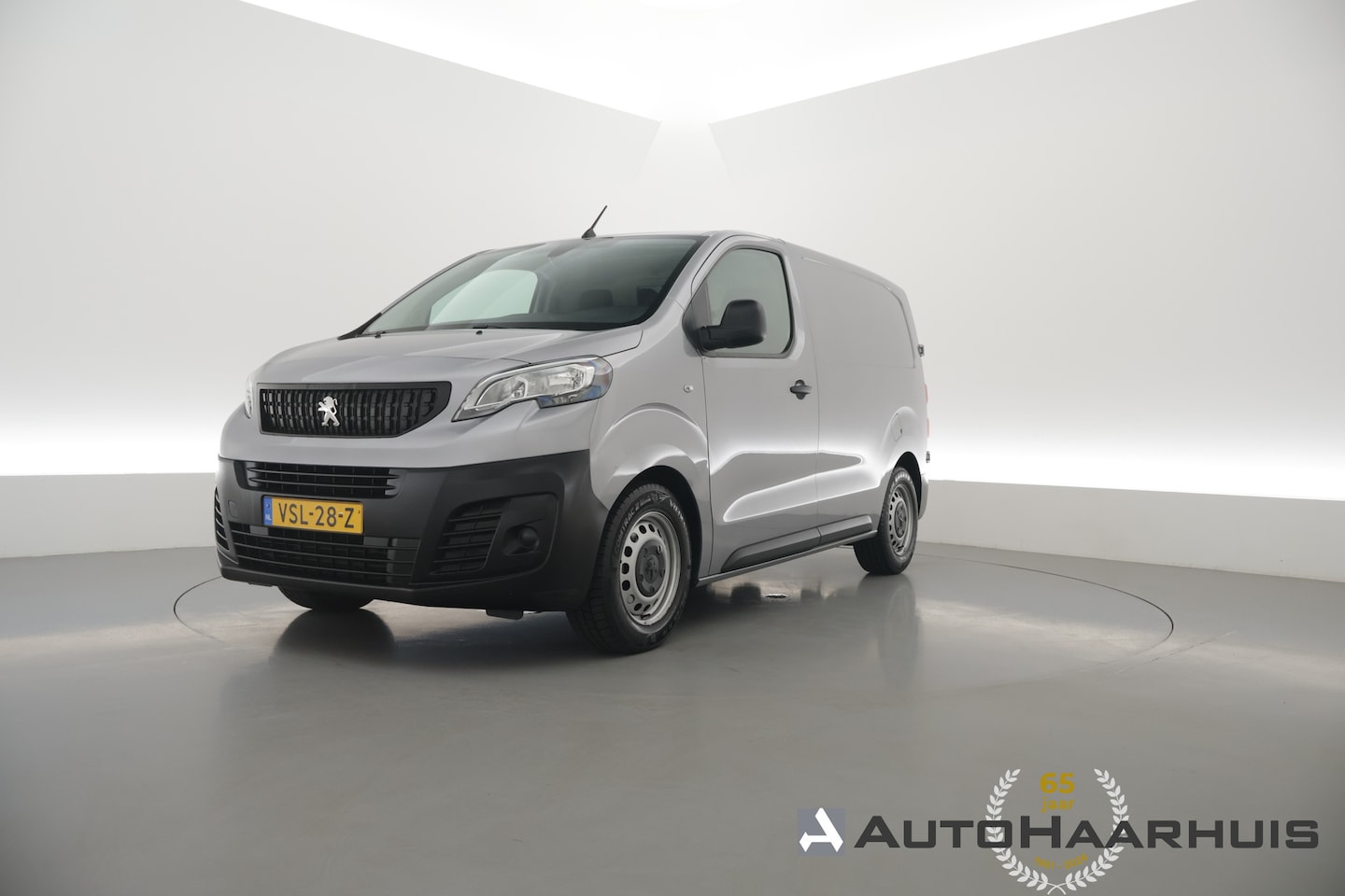 Peugeot Expert - 1.5 BlueHDI 120 Compact Premium | 2x Stoel | Navi | Aplle Carplay | Trekhaak - AutoWereld.nl