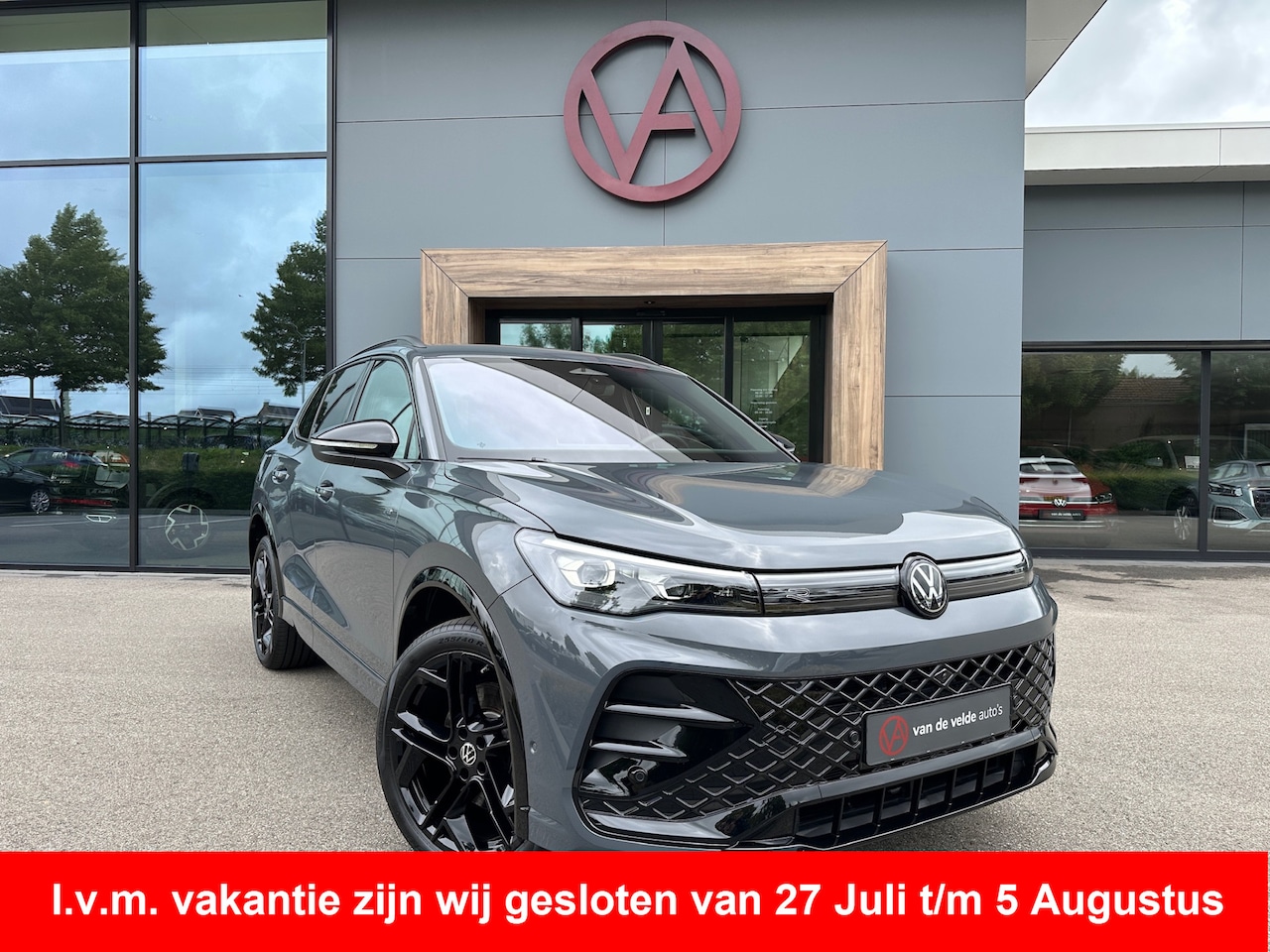 Volkswagen Tiguan - 1.5 eHybrid R-Line | Black line | 360 Camera | 20 Inch | Trekhaak | Dode hoek | IQ light | - AutoWereld.nl