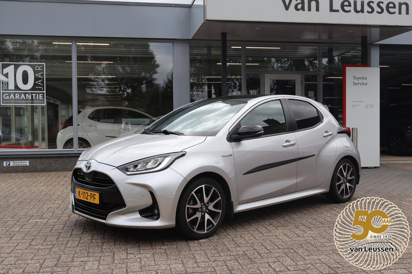 Toyota Yaris - 1.5 HYBRID EXECUTIVE AFN.TREKHAAK PANODAK JBL LED PARK.SENSOREN V+A CAMERA STOELVERW. - AutoWereld.nl