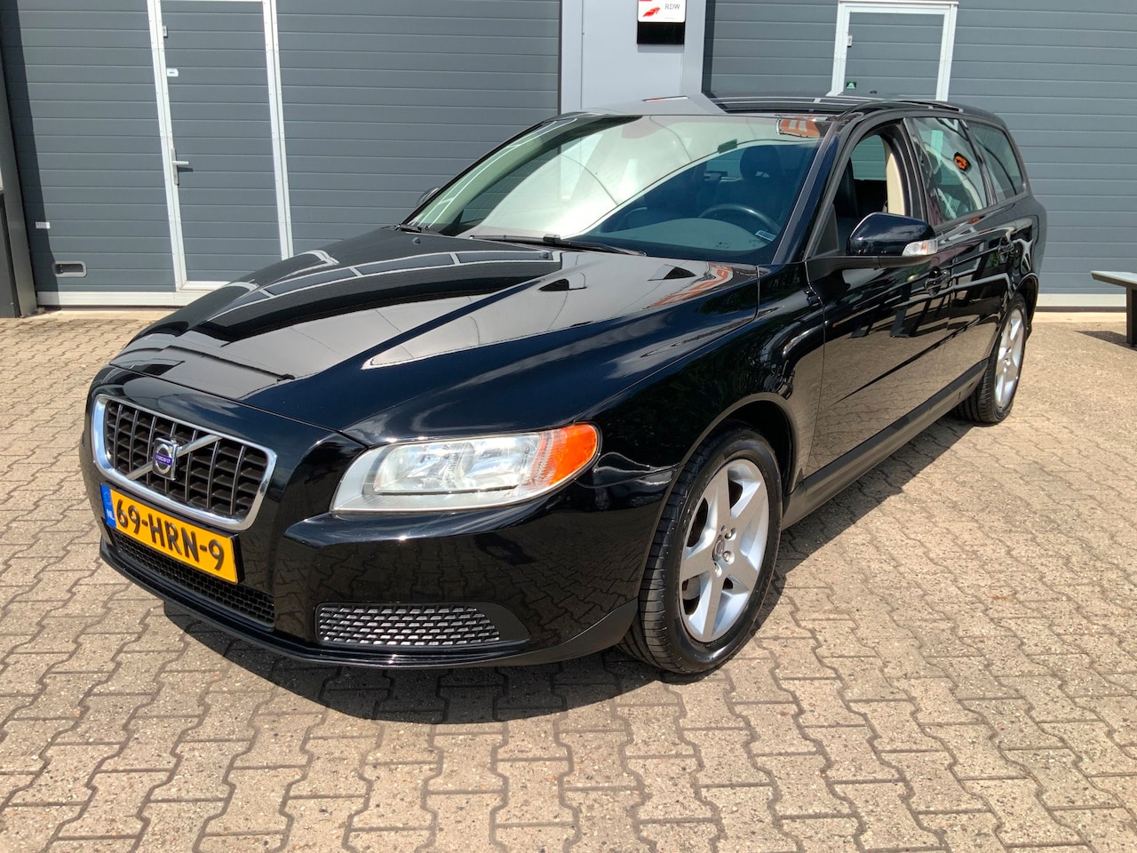 Volvo V70 - 2.0F LPG-G3 Leder Navi APK 7-2027 - AutoWereld.nl