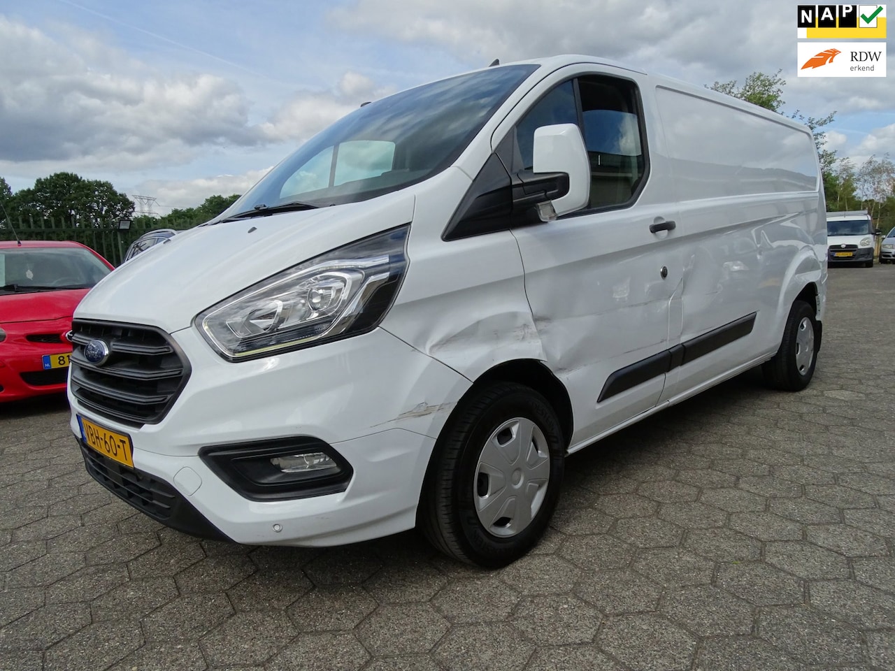 Ford Transit Custom - 300 2.0 TDCI L2H1 Trend AIRCO.NAV/CAMERA/TREKHAAK/EURO 6 - AutoWereld.nl