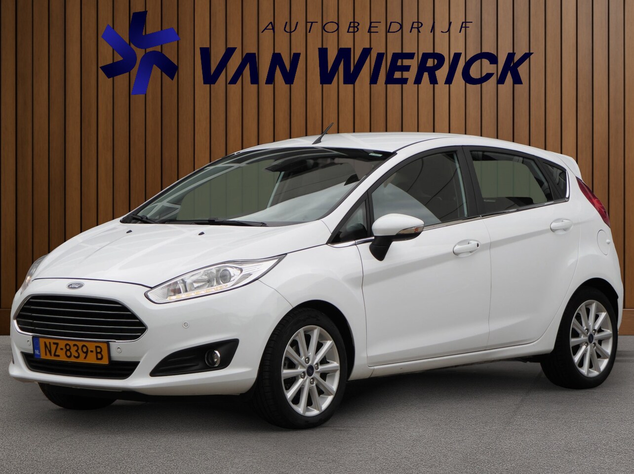 Ford Fiesta - 1.0 EcoBoost Titanium 101PK! | Cruise | Parkeersensoren va | Bluetooth | LM Velgen | NAP - AutoWereld.nl