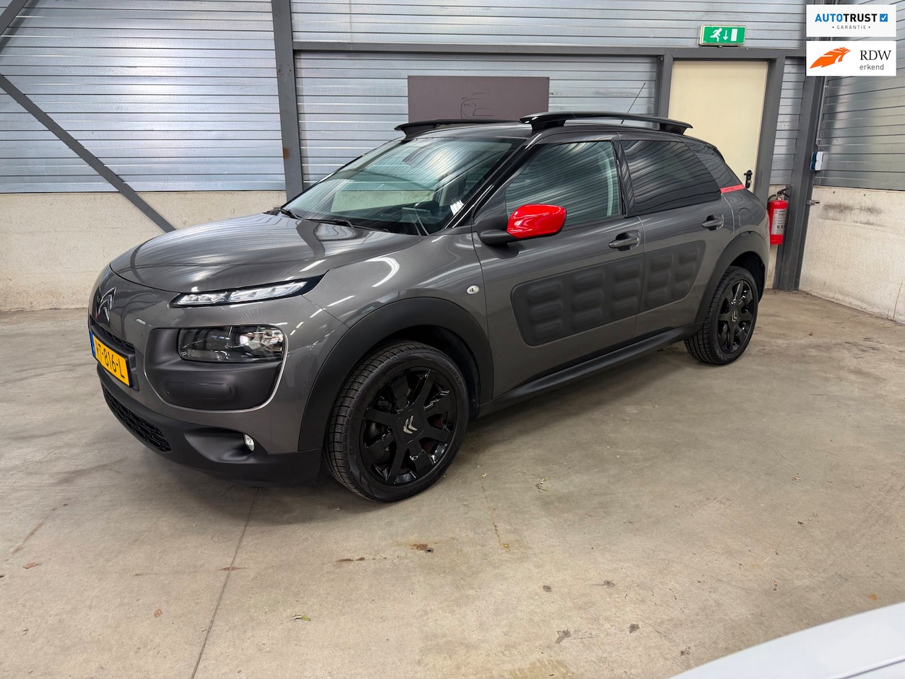 Citroën C4 Cactus - 1.2 PureTech Shine 2e eigenaar riem vervangen - AutoWereld.nl