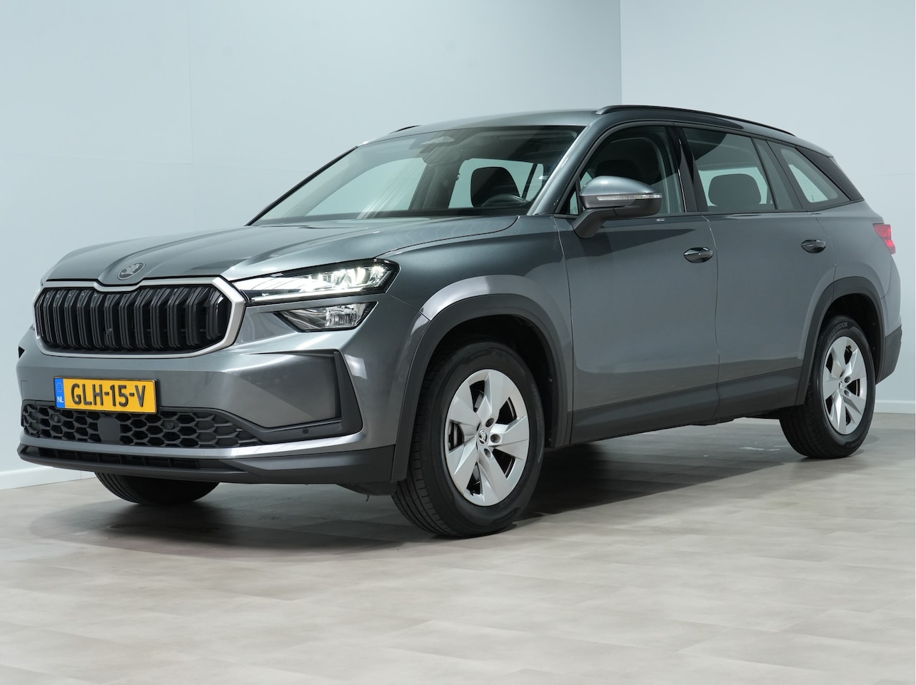 Skoda Kodiaq - 1.5 150pk DSG TSI MHEV First Edition Wegklapbare trekhaak Navigatie - AutoWereld.nl