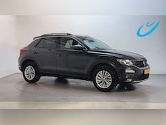 Volkswagen T-Roc - 1.5 TSI 150pk DSG Style Camera VIrtual Cockpit Stoelverwarming Navigatie