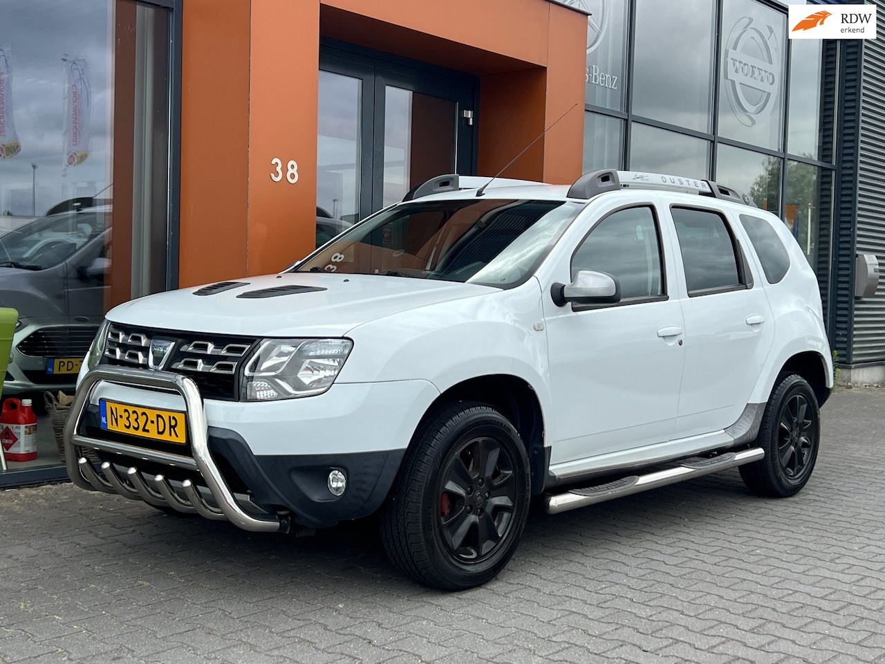 Dacia Duster - 1.2TCe|Trekhaak|Airco|Cruise|Bluetooth|PDC - AutoWereld.nl