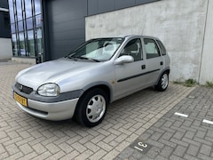 Opel Corsa - 1.2i-16V Onyx