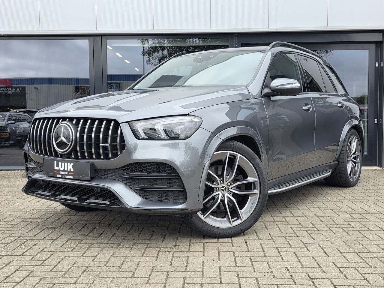 Mercedes-Benz GLE-Klasse - 350 e 4MATIC Premium Plus + AMG LINE + 22INCH + BURMESTER + LUCHTVERING + PANO DAK - AutoWereld.nl
