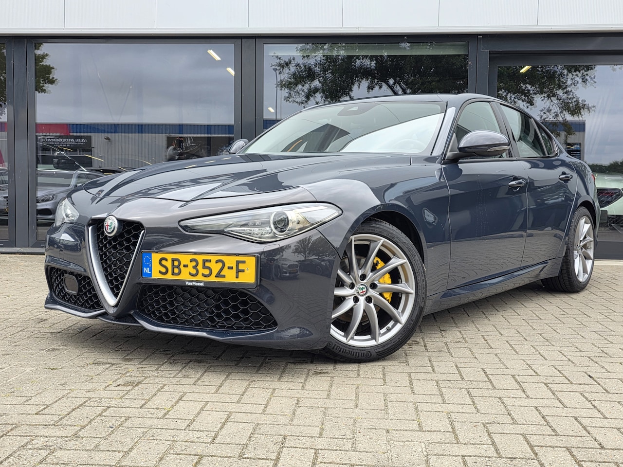 Alfa Romeo Giulia - 2.0T Super + XENON + VOLLEER + SPORTPAKKET + MEMORY - AutoWereld.nl