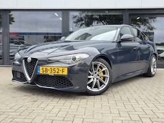 Alfa Romeo Giulia - 2.0T Super + XENON + VOLLEER + SPORTPAKKET + MEMORY