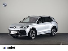 Volkswagen Tiguan - 1.5 eHybrid R-Line Edition 204 pk Automaat (DSG) | Verlengde garantie | Navigatie | Trekha