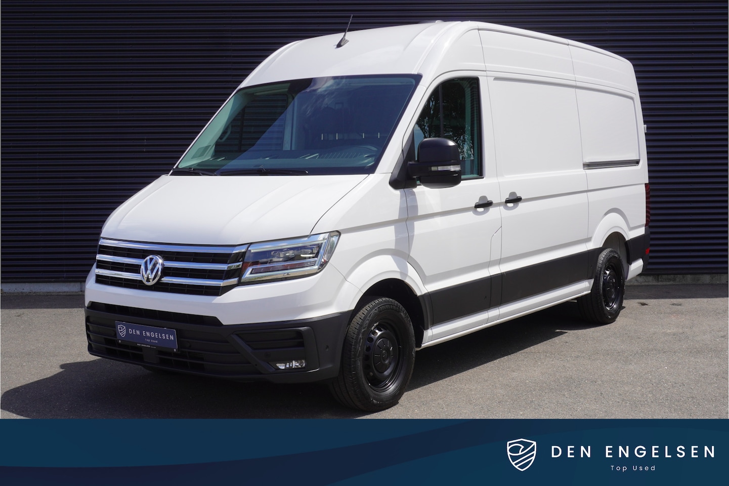 Volkswagen Crafter - 180pk Automaat L3H3/L2H2 LED 2x Schuifdeur Standkachel Stoelverwarming Navigatie Apple Car - AutoWereld.nl