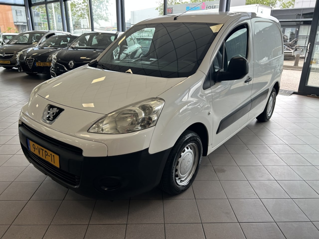 Peugeot Partner - 120 1.6eHDI L1XR Pr+ Eerste Eig 93 DKM BJ 2012 !!! - AutoWereld.nl