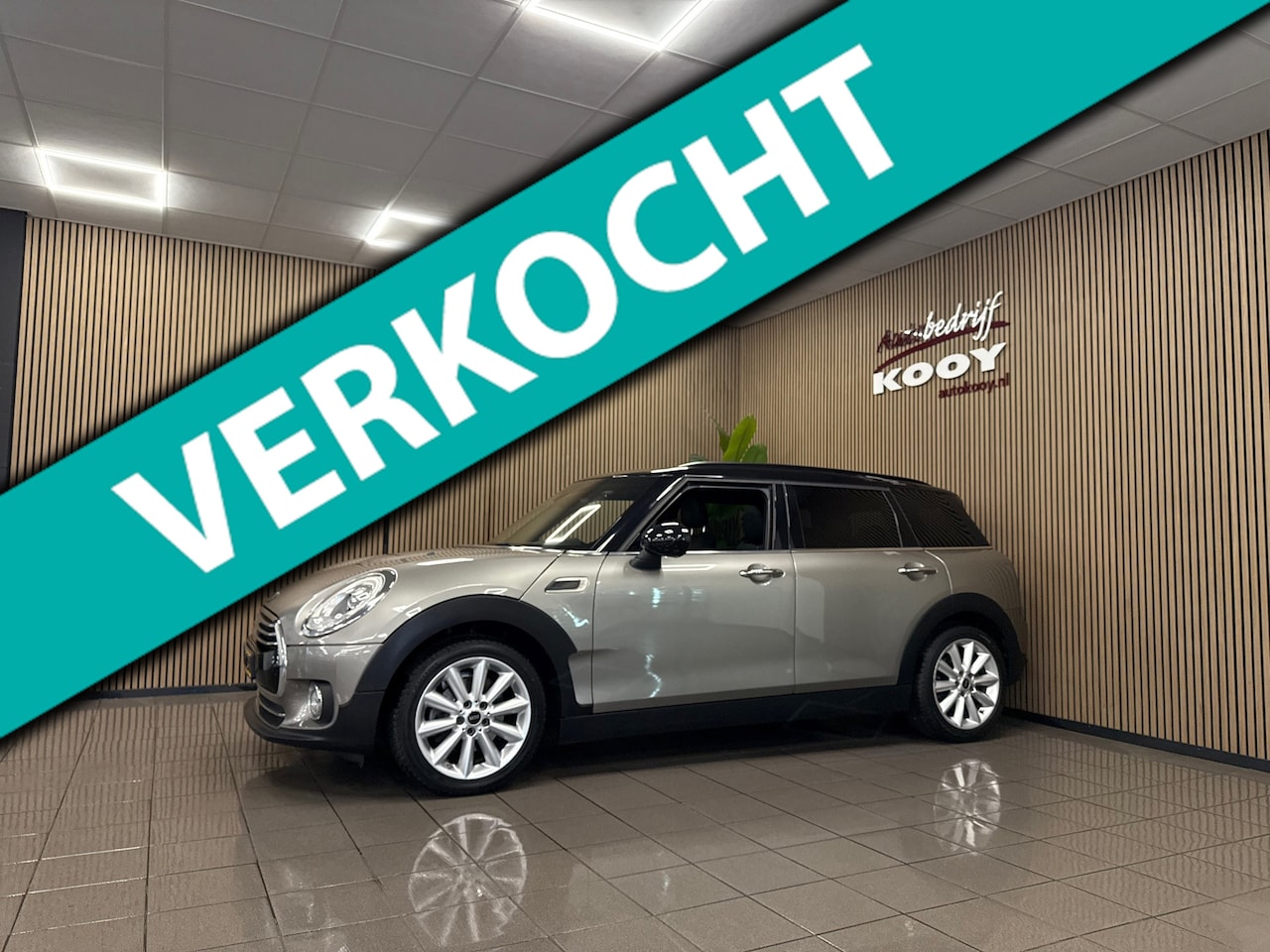 MINI Clubman - 1.5 Cooper Chili Serious Business * Panoramadak / LED / Navigatie / Camera / NL Auto * - AutoWereld.nl