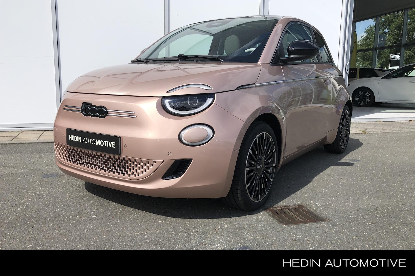 Fiat 500 - La Prima 42 kWh | Navigatie | Panoramadak | Stoelverwarming | Camera | LM-Velgen | - AutoWereld.nl