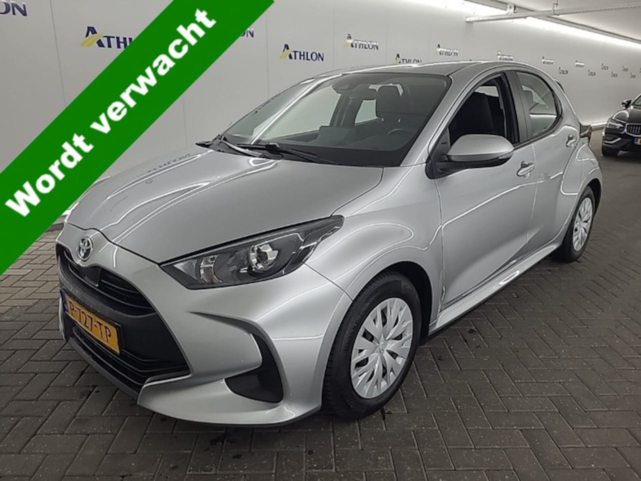 Toyota Yaris - 1.5 Hybrid Active Navigatie Automaat Camera CarPlay - AutoWereld.nl