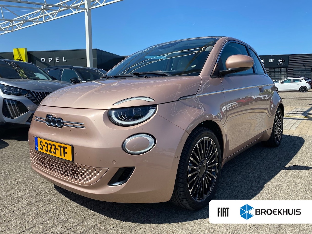 Fiat 500 C - La Prima 42 kWh | Vol-Leder | Tech Pack | Adaptive Cruise | Stoelverwarming | Achteruitrij - AutoWereld.nl