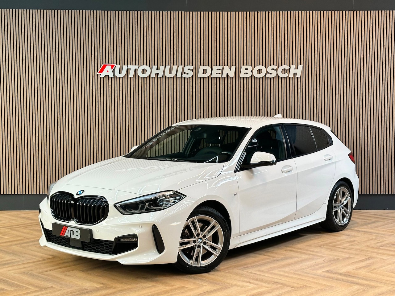 BMW 1-serie - 116i Executive - Ambiance - M Pakket - AutoWereld.nl