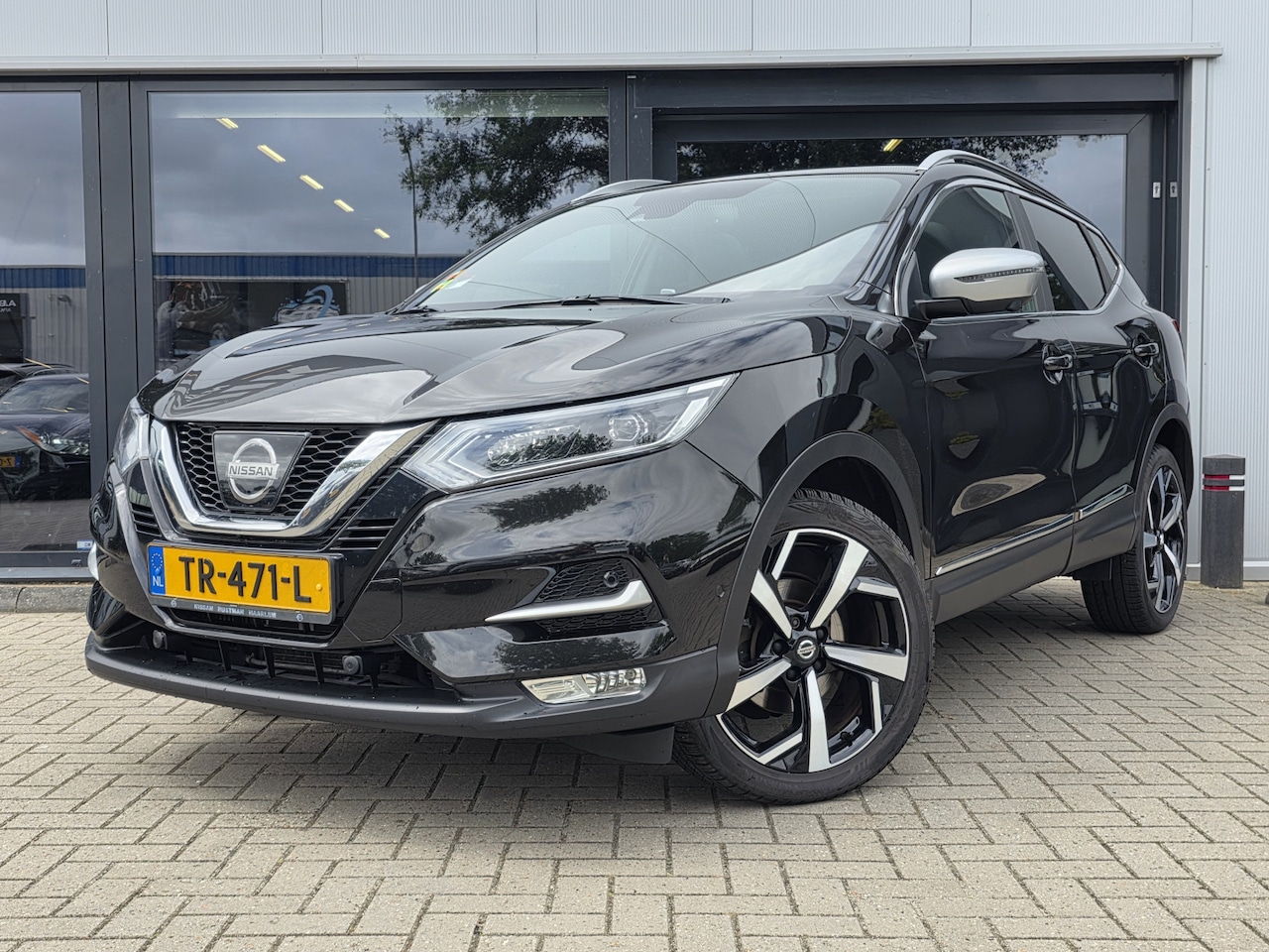 Nissan Qashqai - 1.2 Tekna + + BOSE + PANO DAK + VOLLEER + LED + MEMORY - AutoWereld.nl