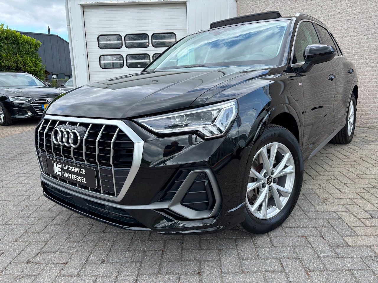 Audi Q3 - 45 TFSI e S edition PANO / S-LINE / LEDER ALCANTARA / CAMERA / LED / VERWARMDE STOELEN / S - AutoWereld.nl
