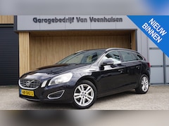 Volvo V60 - 1.6 150pk T3 Summum Airco Stoelverw Xenon Leder Cruise *NL auto* 17 inch LM Pdc Navi *2909