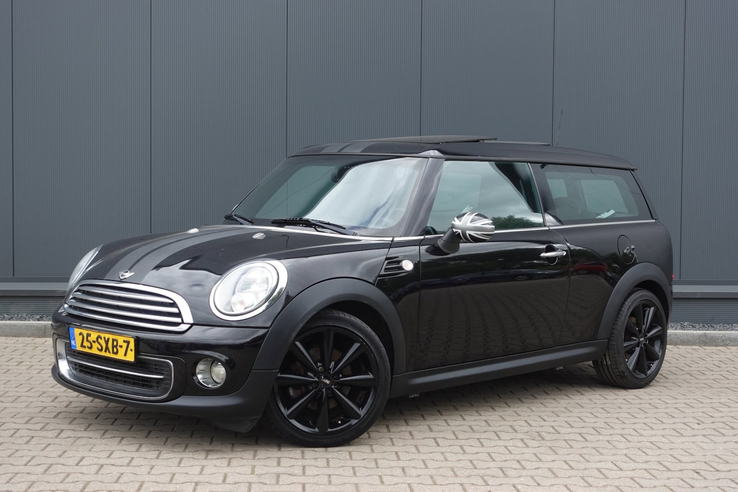 MINI Clubman - 1.6 One Business Line PANO/CRUISE/NAVI - AutoWereld.nl