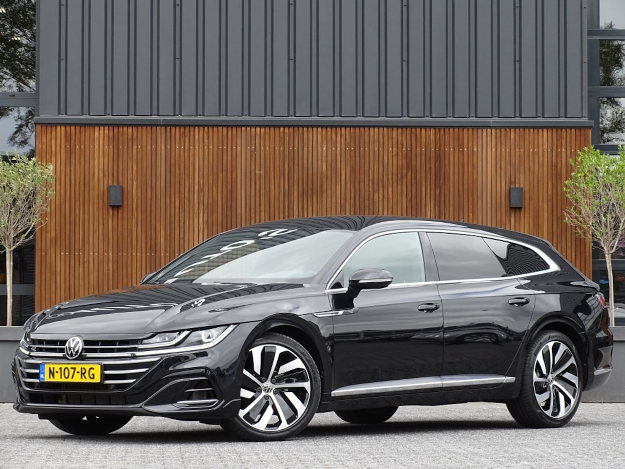 Volkswagen Arteon Shooting Brake - 2.0 TSI 191PK DSG / R-Line / IQ-Light - AutoWereld.nl