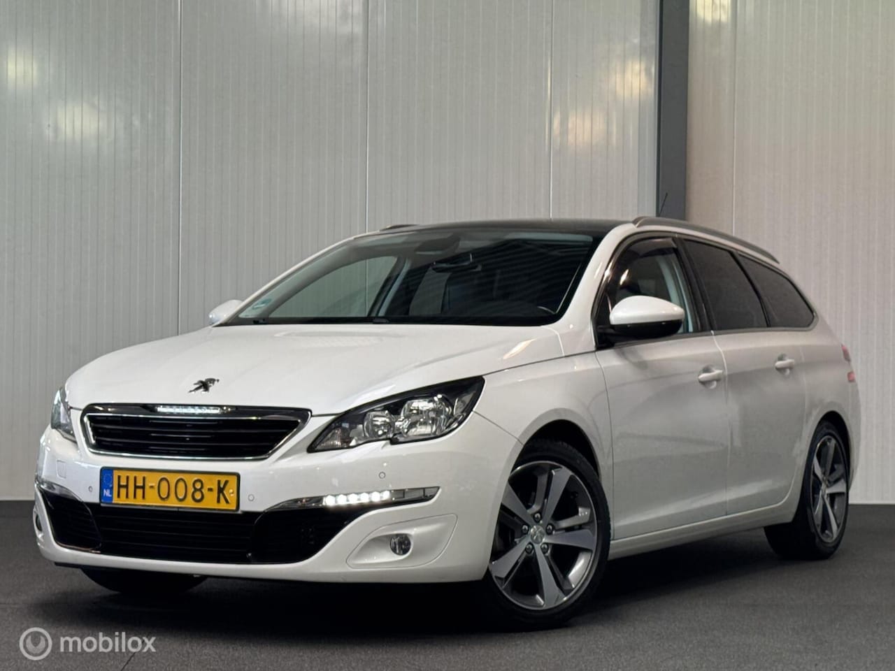 Peugeot 308 SW - 1.6 BlueHDI Executive [ NAP leder pano trekhaak ] - AutoWereld.nl