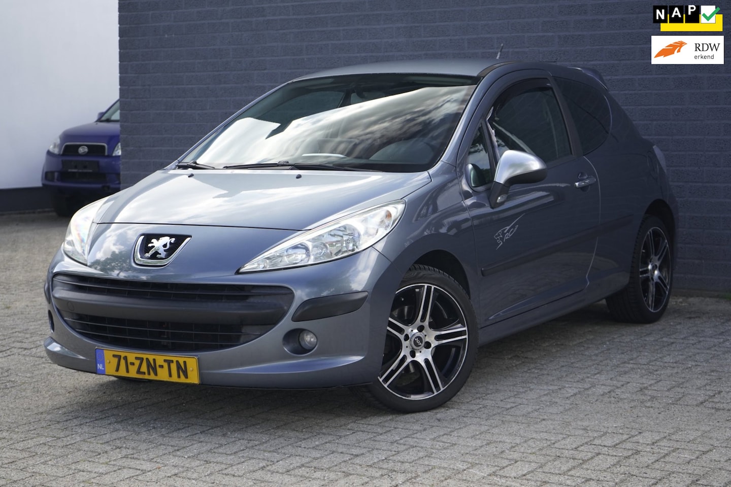 Peugeot 207 - 1.4 VTi Cool 'n Blue 1.4 VTi Cool 'n Blue, Airco, Apple Carplay - AutoWereld.nl