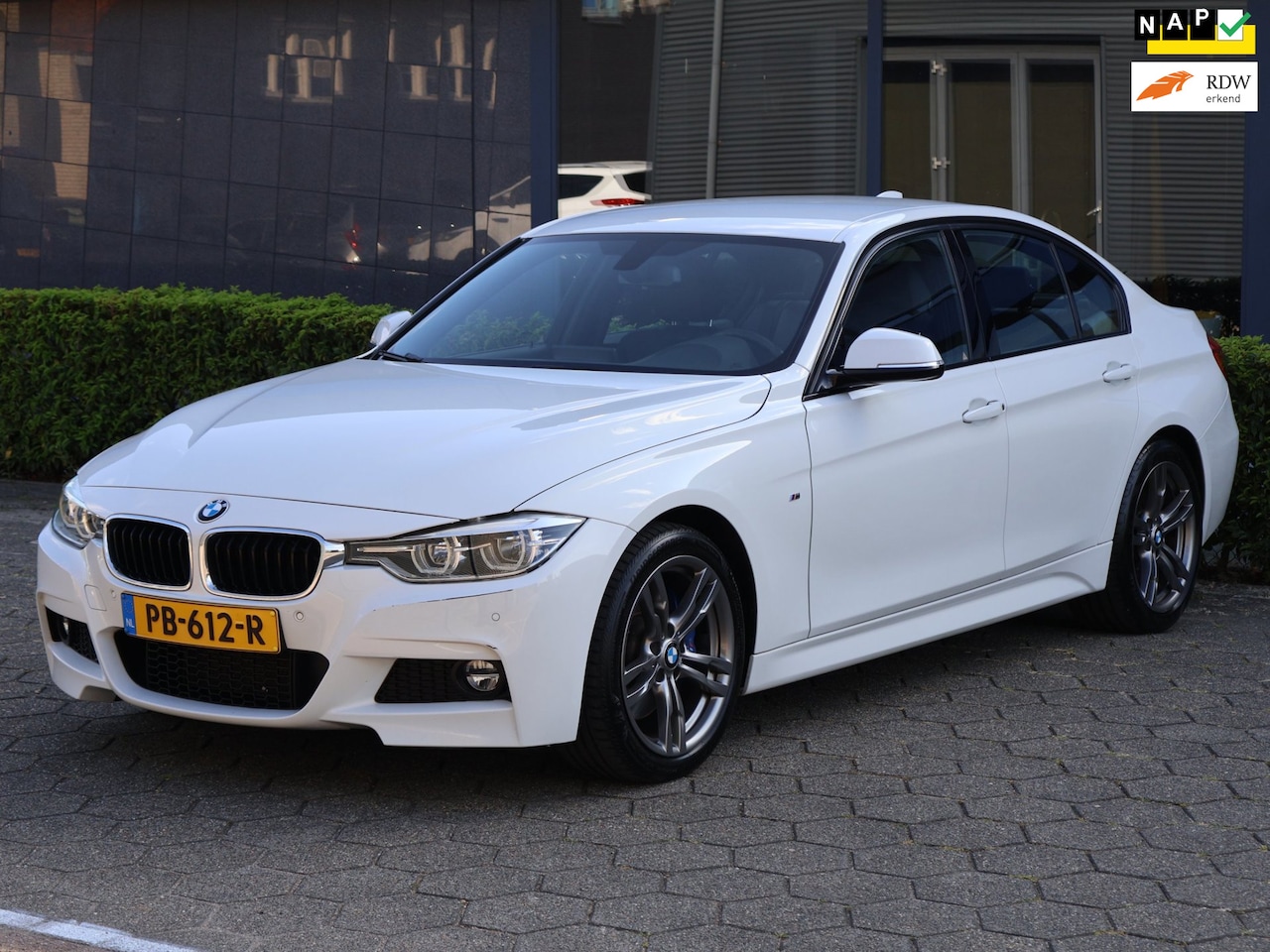 BMW 3-serie - 320i High Executive M Sport|2e Eig.|NAP|Dealer Onderhouden - AutoWereld.nl