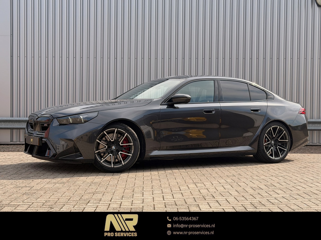 BMW M5 - 5-serie Sedan | M Drive Professional | Carbon Pack - AutoWereld.nl